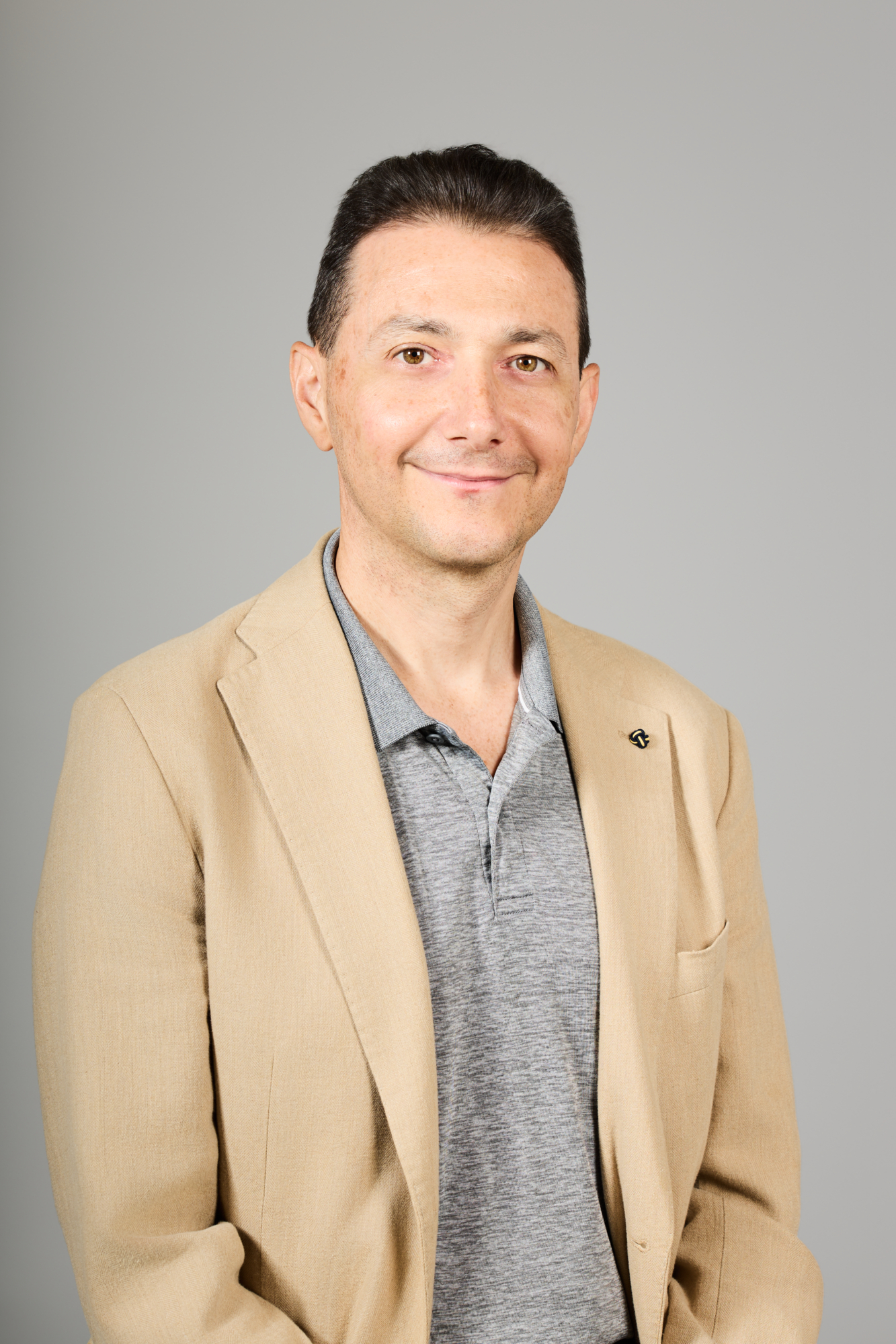 andrea 2025 headshot